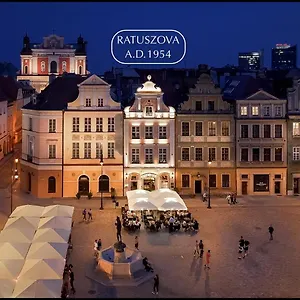 Stary Rynek Premium Apartments: Old Market Square Elegance , Poznan Poland